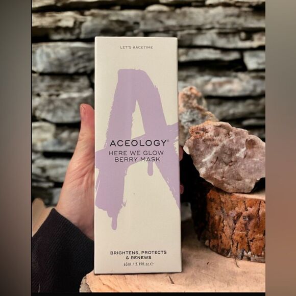 ⛄️ ACEOLOGY Here We Glow berry face mask 65ml new in box NIB - Picture 2 of 7